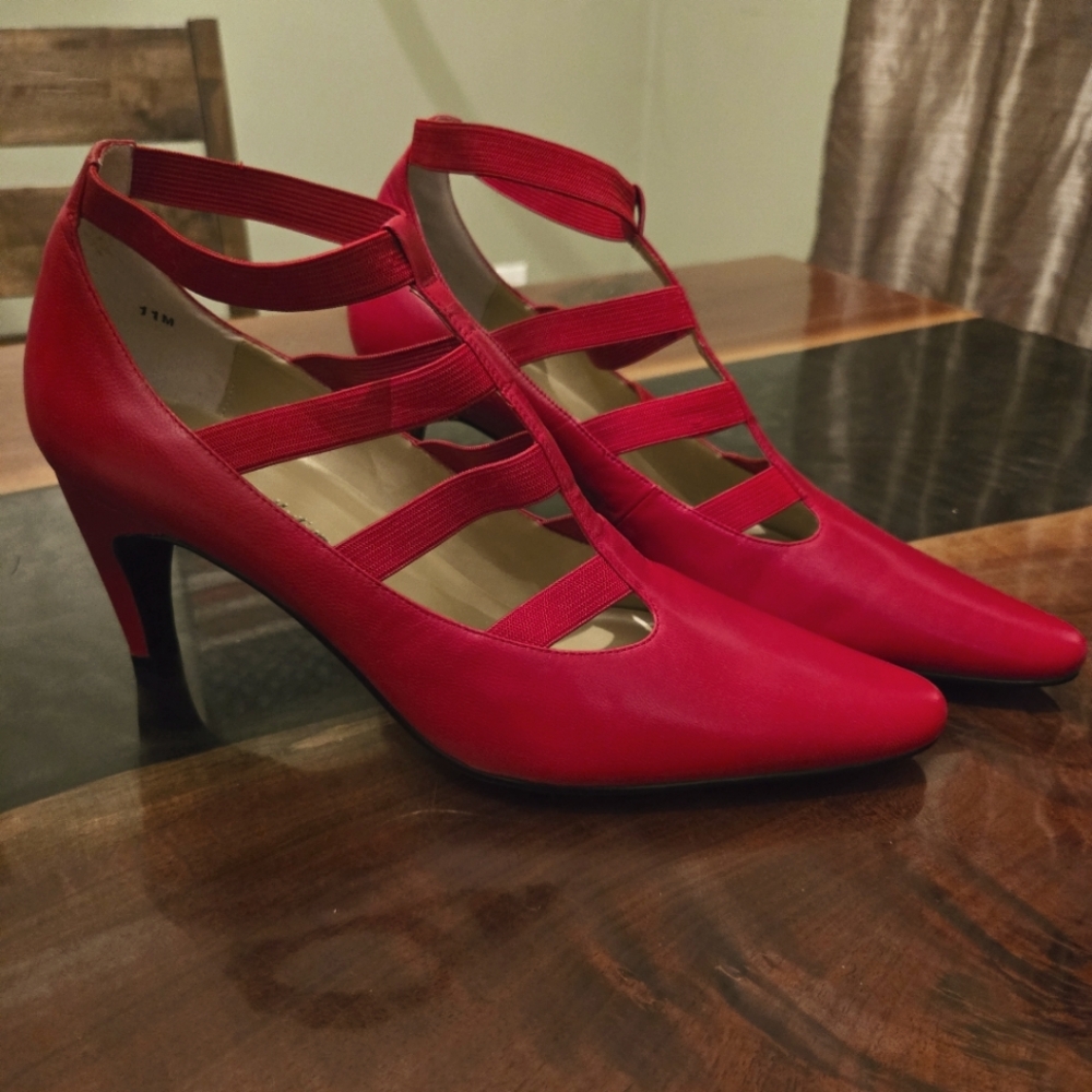 Womens low heels size 11M